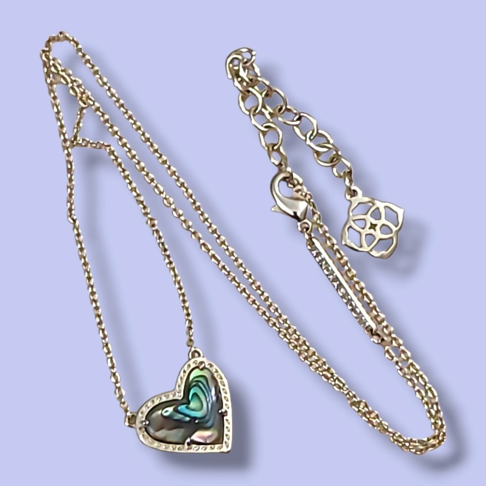 Kendra Scott Ari Heart Pendant Necklace Iridescent Abalone Gold Tone